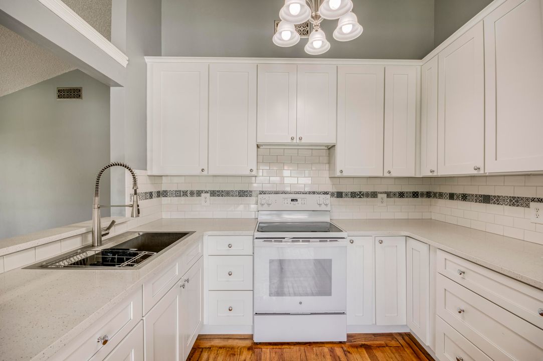 Active With Contract: $424,970 (3 beds, 1 baths, 1085 Square Feet)