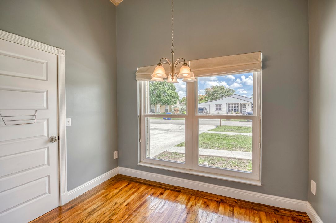 Active With Contract: $424,970 (3 beds, 1 baths, 1085 Square Feet)