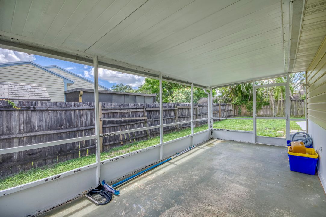 Active With Contract: $424,970 (3 beds, 1 baths, 1085 Square Feet)