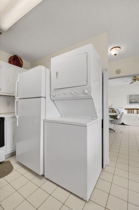Active With Contract: $159,000 (2 beds, 1 baths, 908 Square Feet)