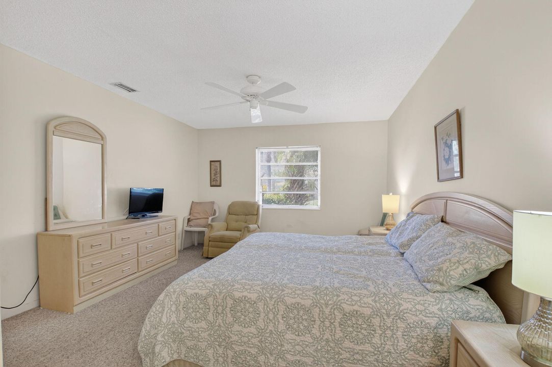 Active With Contract: $159,000 (2 beds, 1 baths, 908 Square Feet)