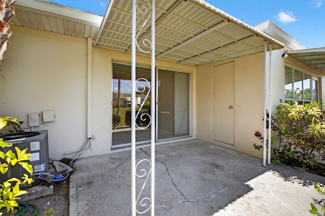 Active With Contract: $159,000 (2 beds, 1 baths, 908 Square Feet)