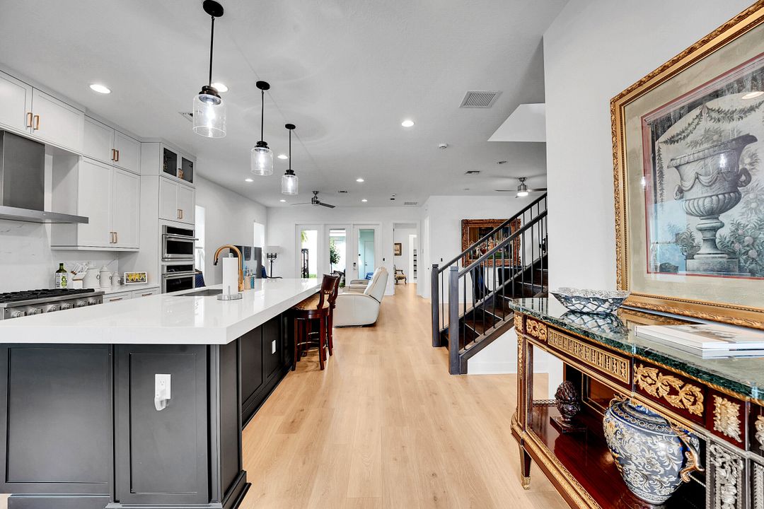 Active With Contract: $1,999,000 (4 beds, 4 baths, 3698 Square Feet)