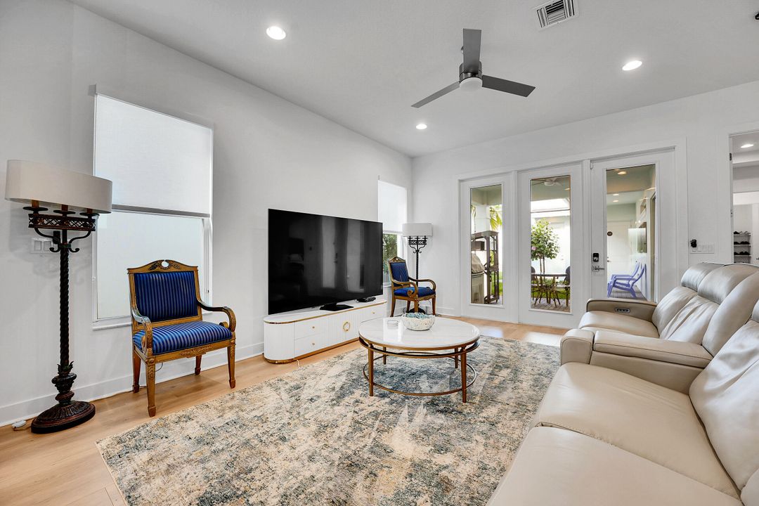 Active With Contract: $1,999,000 (4 beds, 4 baths, 3698 Square Feet)