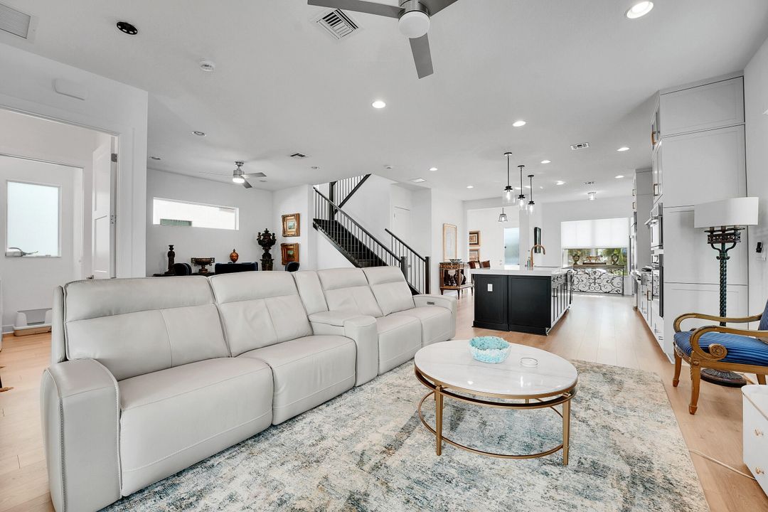 Active With Contract: $1,999,000 (4 beds, 4 baths, 3698 Square Feet)