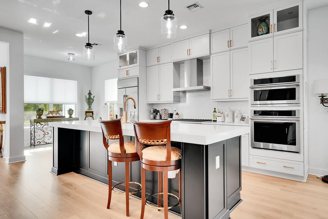 Active With Contract: $1,999,000 (4 beds, 4 baths, 3698 Square Feet)