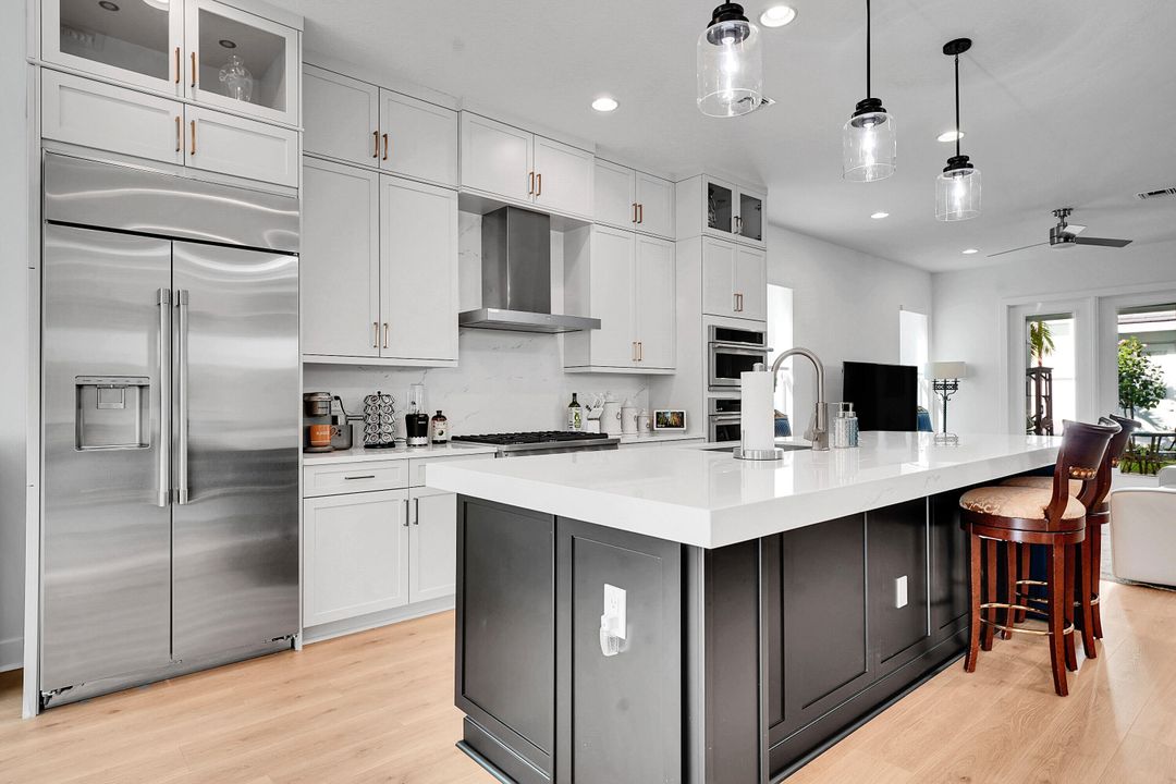 Active With Contract: $1,999,000 (4 beds, 4 baths, 3698 Square Feet)