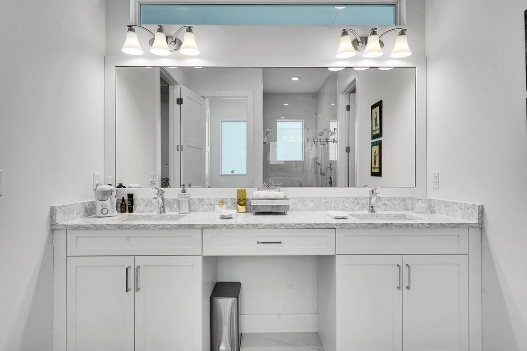 Active With Contract: $1,999,000 (4 beds, 4 baths, 3698 Square Feet)