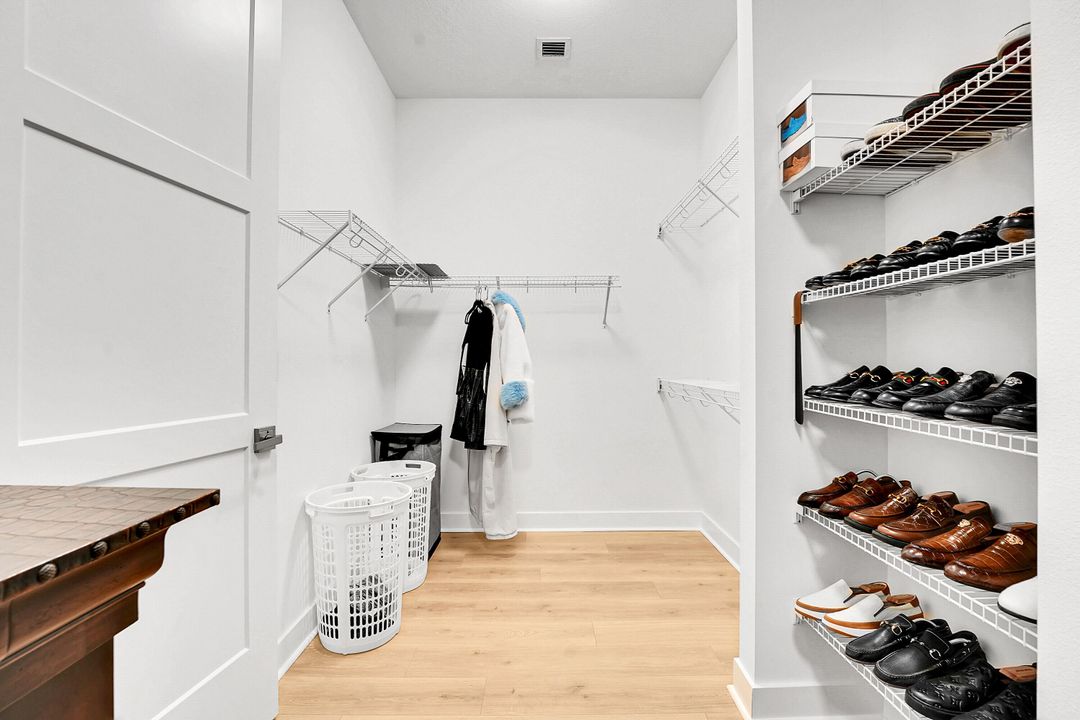 Active With Contract: $1,999,000 (4 beds, 4 baths, 3698 Square Feet)