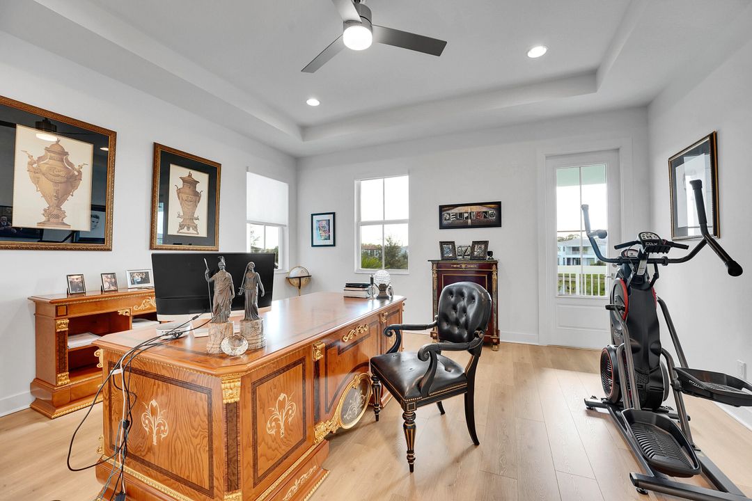 Active With Contract: $1,999,000 (4 beds, 4 baths, 3698 Square Feet)