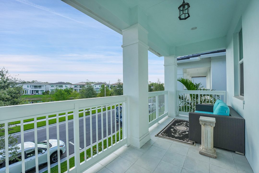 Active With Contract: $1,999,000 (4 beds, 4 baths, 3698 Square Feet)