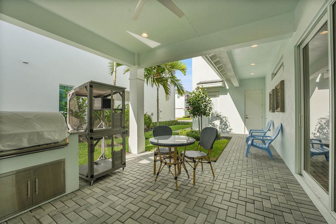 Active With Contract: $1,999,000 (4 beds, 4 baths, 3698 Square Feet)