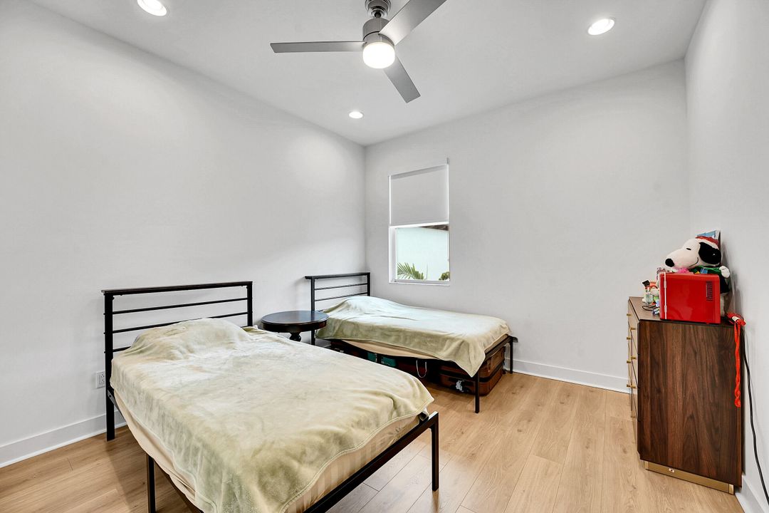 Active With Contract: $1,999,000 (4 beds, 4 baths, 3698 Square Feet)