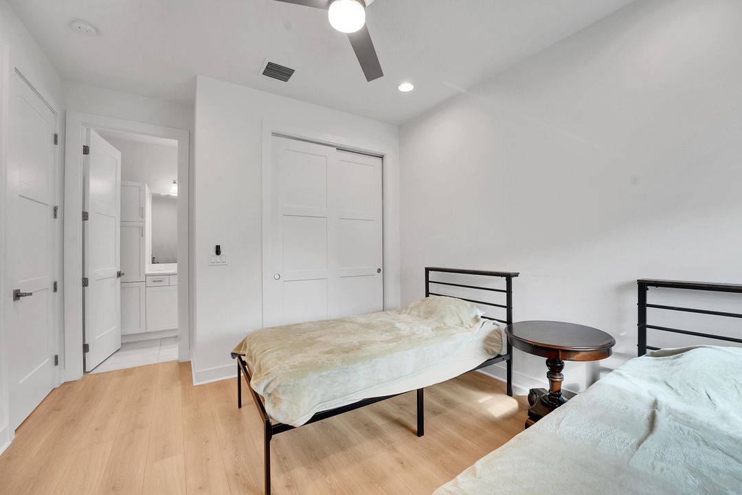 Active With Contract: $1,999,000 (4 beds, 4 baths, 3698 Square Feet)