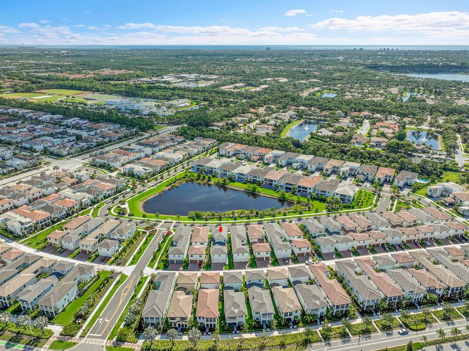 Active With Contract: $1,999,000 (4 beds, 4 baths, 3698 Square Feet)
