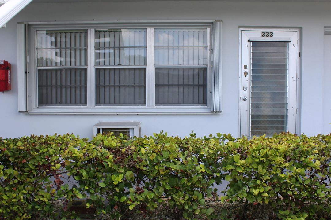 For Sale: $67,000 (1 beds, 1 baths, 570 Square Feet)