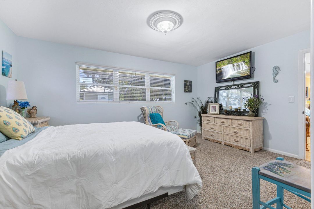 Под контрактом: $1,500,000 (4 спален, 5 ванн, 3534 Квадратных фут)