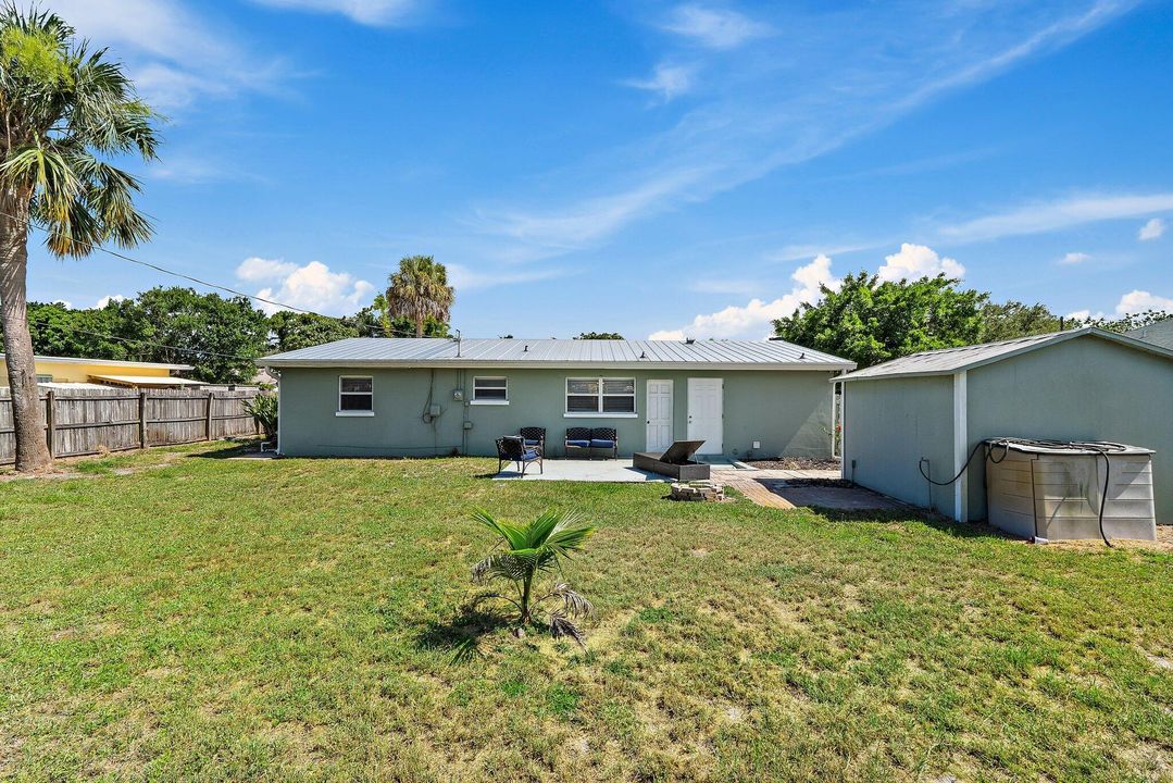 На продажу: $399,900 (4 спален, 2 ванн, 1287 Квадратных фут)