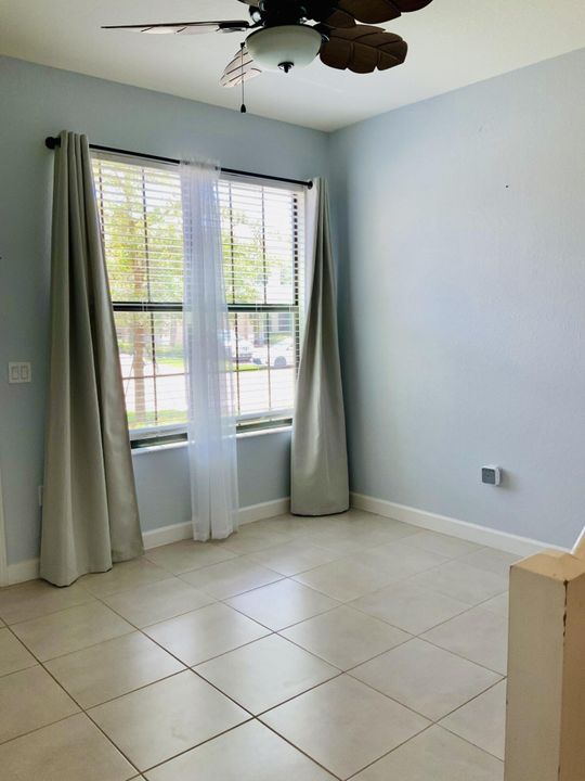 待售: $275,000 (3 贝兹, 2 浴室, 1685 平方英尺)