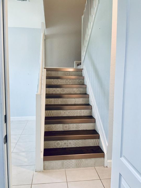 待售: $275,000 (3 贝兹, 2 浴室, 1685 平方英尺)