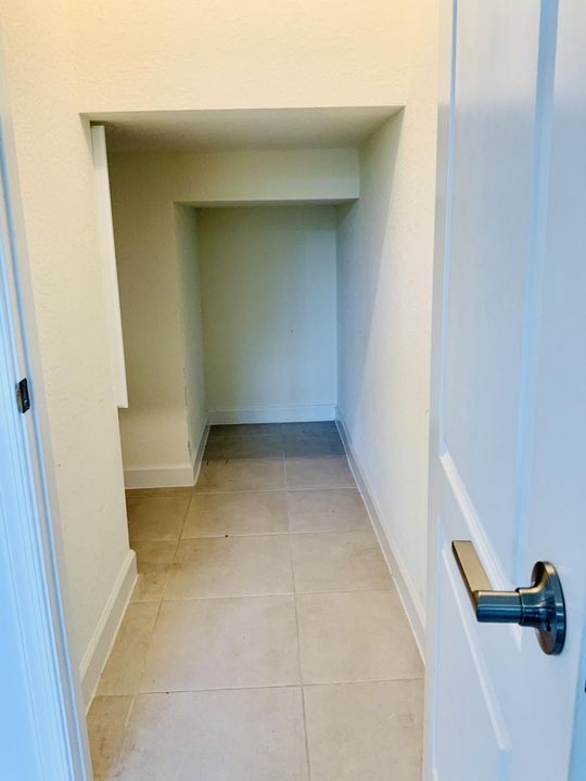 待售: $275,000 (3 贝兹, 2 浴室, 1685 平方英尺)