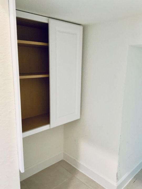 待售: $275,000 (3 贝兹, 2 浴室, 1685 平方英尺)