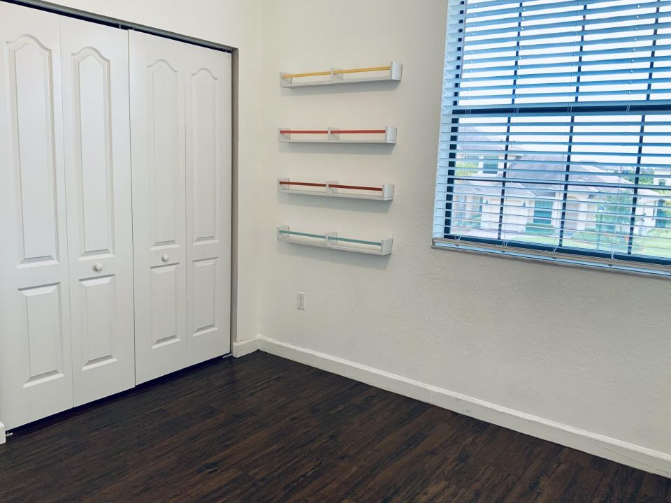 待售: $275,000 (3 贝兹, 2 浴室, 1685 平方英尺)