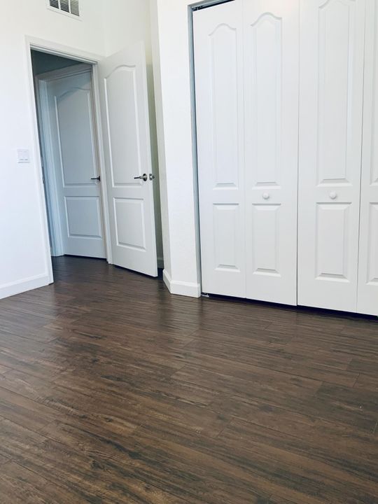 待售: $275,000 (3 贝兹, 2 浴室, 1685 平方英尺)