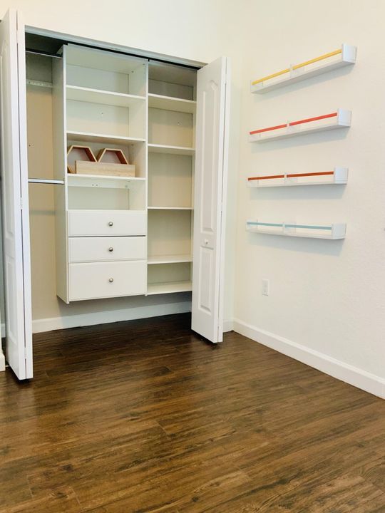 待售: $275,000 (3 贝兹, 2 浴室, 1685 平方英尺)