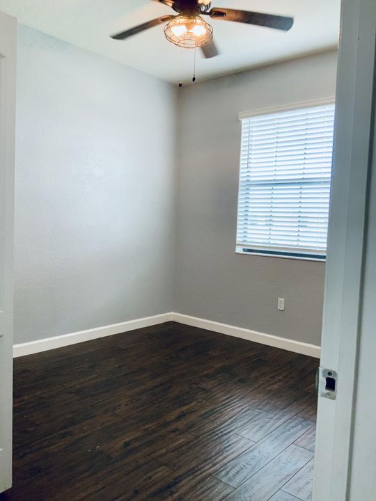 待售: $275,000 (3 贝兹, 2 浴室, 1685 平方英尺)