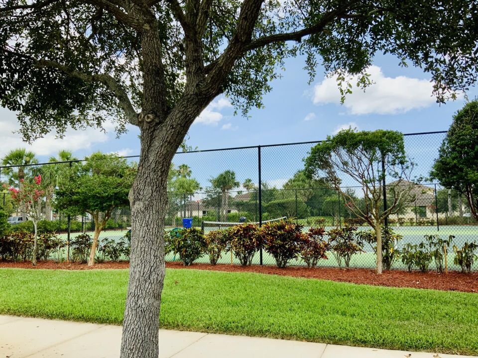 待售: $275,000 (3 贝兹, 2 浴室, 1685 平方英尺)