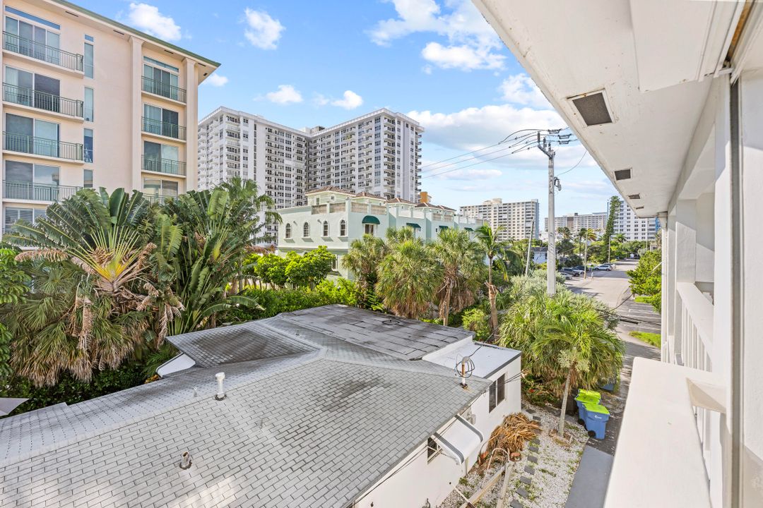 For Sale: $180,000 (2 beds, 2 baths, 840 Square Feet)