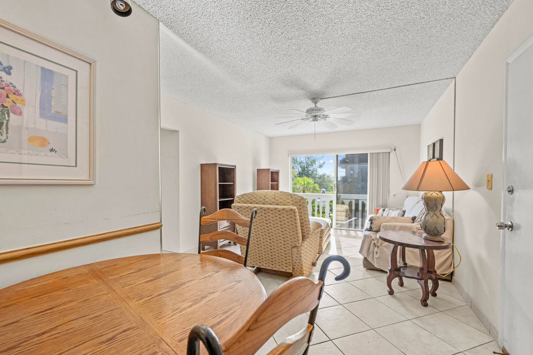 For Sale: $180,000 (2 beds, 2 baths, 840 Square Feet)