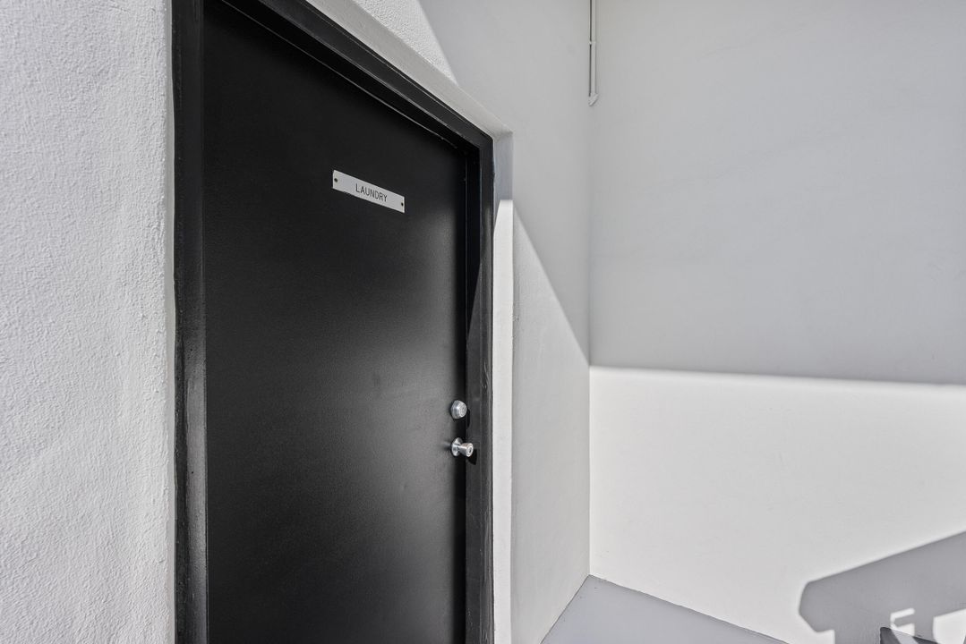 For Sale: $180,000 (2 beds, 2 baths, 840 Square Feet)