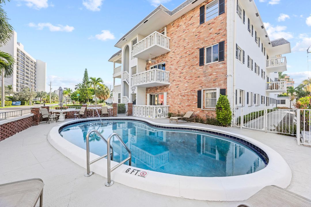 For Sale: $180,000 (2 beds, 2 baths, 840 Square Feet)