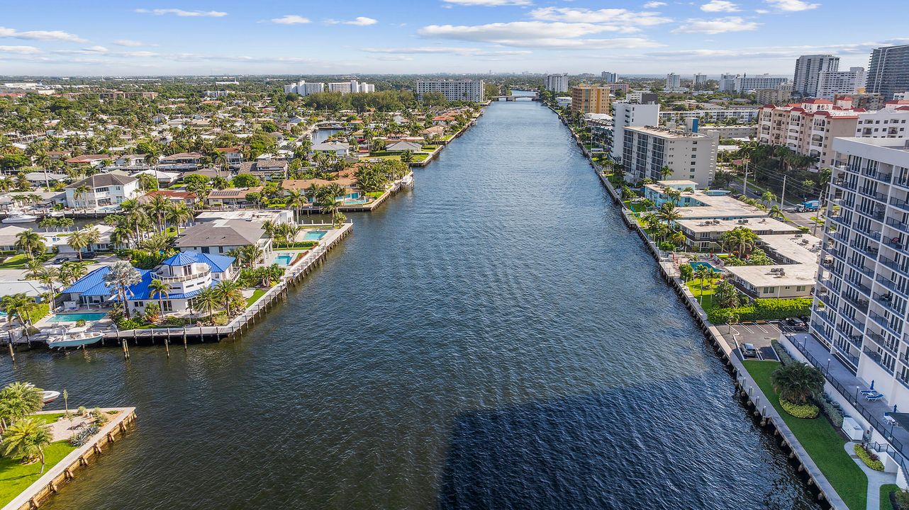 For Sale: $180,000 (2 beds, 2 baths, 840 Square Feet)