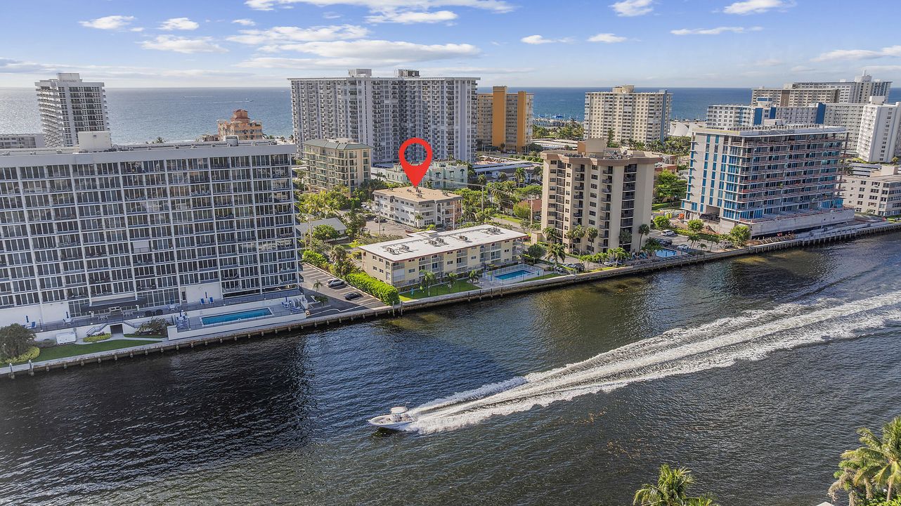 For Sale: $180,000 (2 beds, 2 baths, 840 Square Feet)