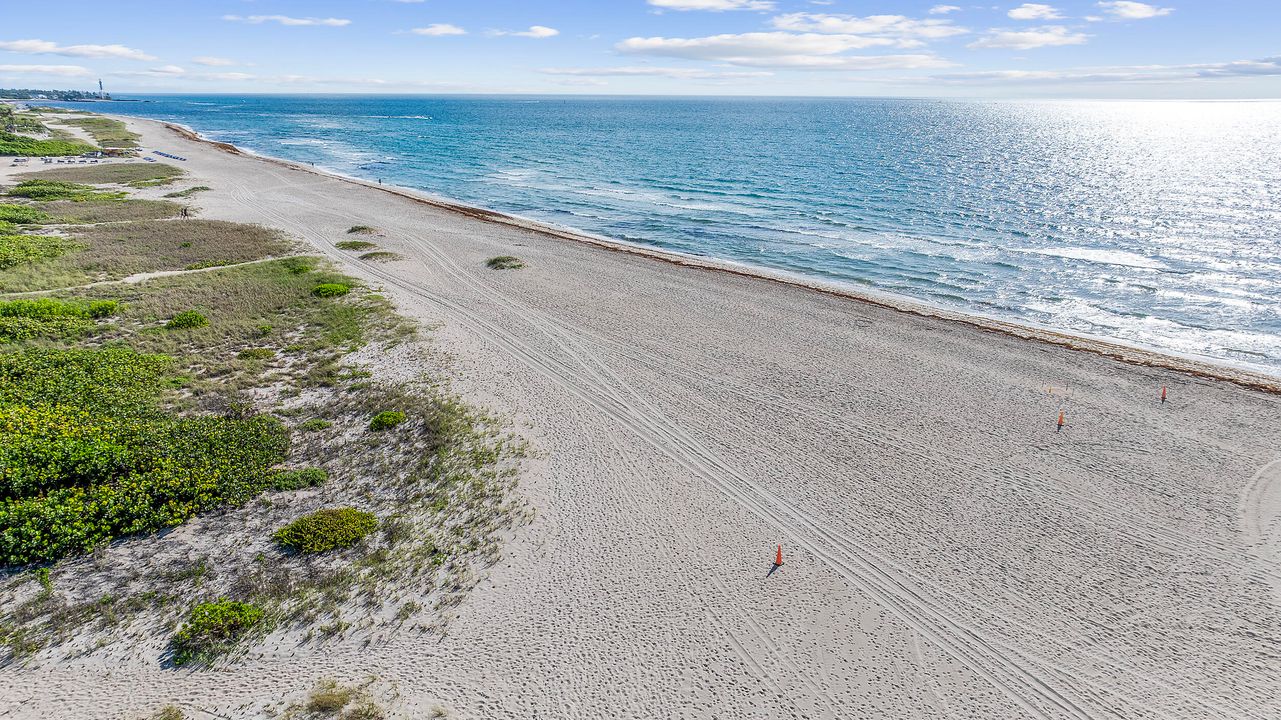 For Sale: $180,000 (2 beds, 2 baths, 840 Square Feet)