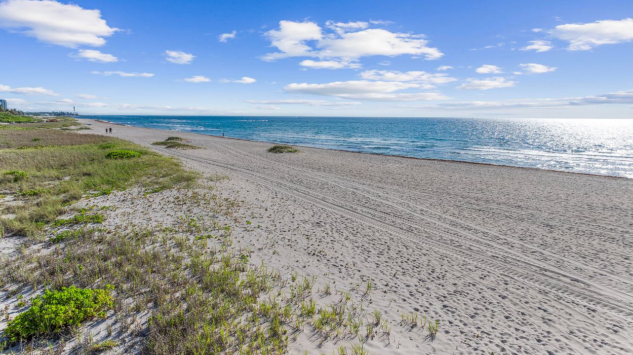 For Sale: $180,000 (2 beds, 2 baths, 840 Square Feet)