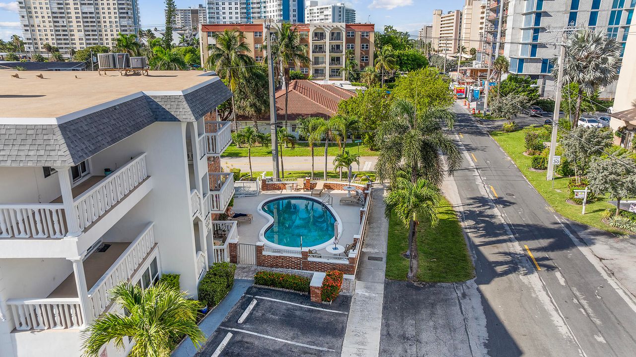 For Sale: $180,000 (2 beds, 2 baths, 840 Square Feet)