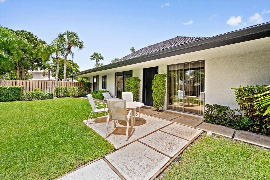 Active With Contract: $1,100,000 (3 beds, 3 baths, 2183 Square Feet)