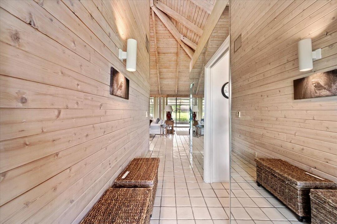 Active With Contract: $1,100,000 (3 beds, 3 baths, 2183 Square Feet)