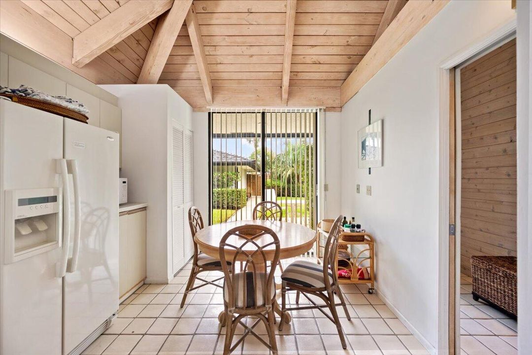 Active With Contract: $1,100,000 (3 beds, 3 baths, 2183 Square Feet)