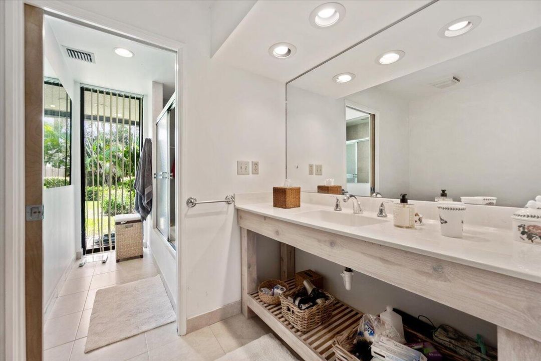 Active With Contract: $1,100,000 (3 beds, 3 baths, 2183 Square Feet)