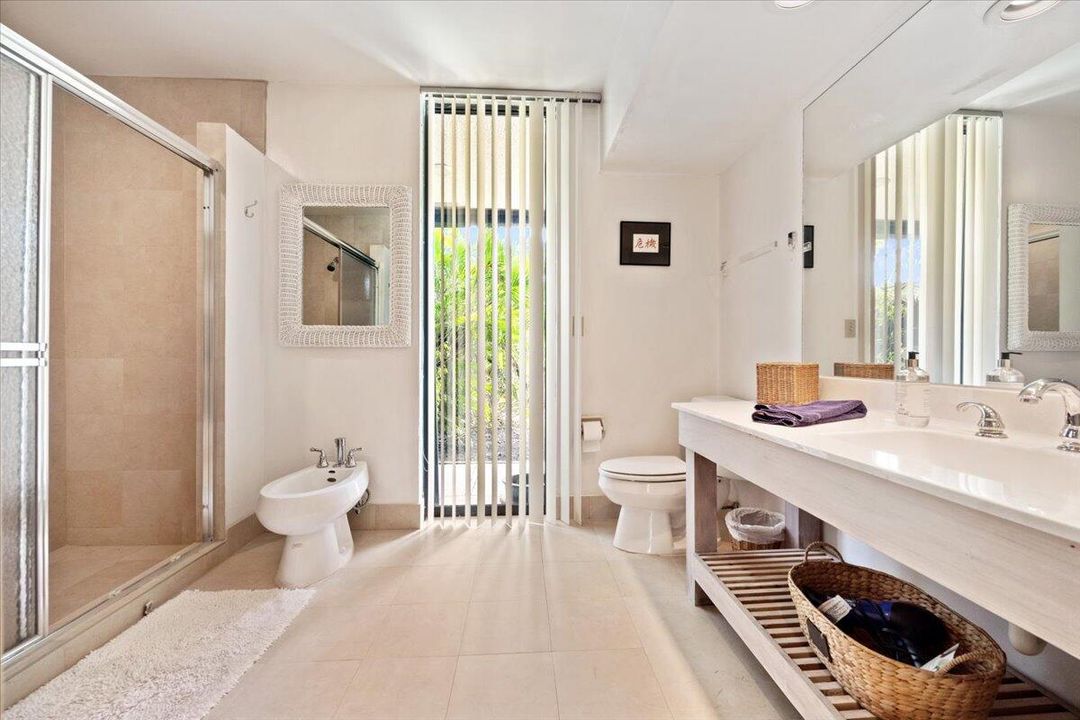 Active With Contract: $1,100,000 (3 beds, 3 baths, 2183 Square Feet)