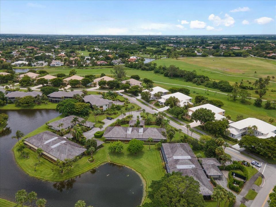 Active With Contract: $1,100,000 (3 beds, 3 baths, 2183 Square Feet)