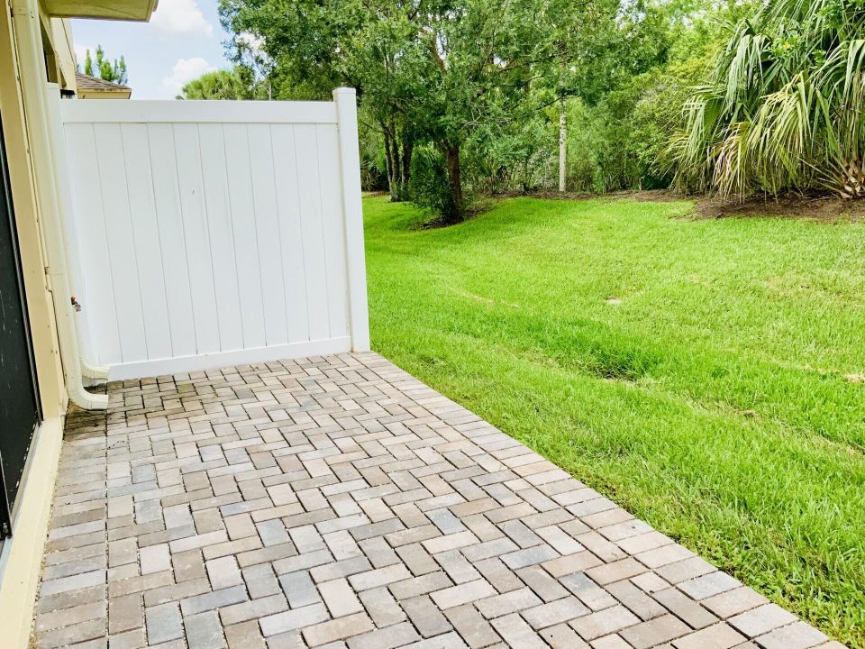 待售: $275,000 (3 贝兹, 2 浴室, 1685 平方英尺)