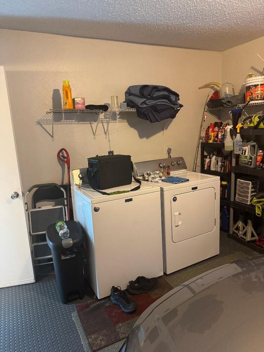 Под контрактом: $283,999 (2 спален, 1 ванн, 950 Квадратных фут)