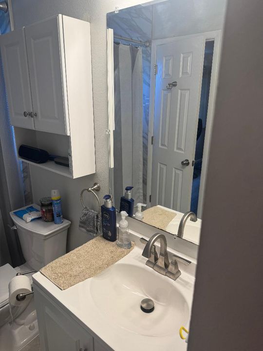 Под контрактом: $283,999 (2 спален, 1 ванн, 950 Квадратных фут)