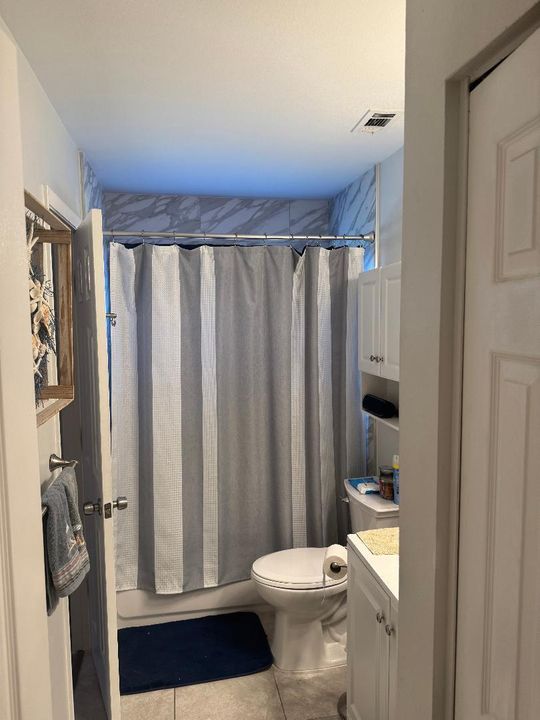 Под контрактом: $283,999 (2 спален, 1 ванн, 950 Квадратных фут)